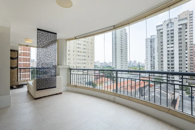 Imagem Apartamento 198M², 3Q, 3 Suítes, 3 Banheiros, 3 Vagas, Piscina Coberta, Academia, Quadra, Sauna, Salão de Festas, Playground, Depósito.