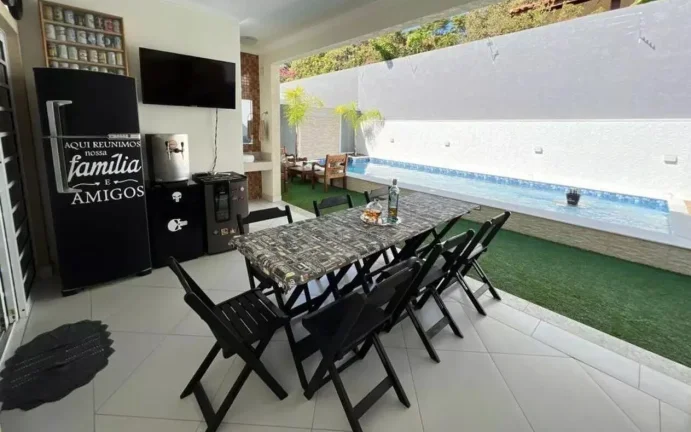 Imagem Casa para Venda em Atibaia, Vila Gardenia, 3 dormitórios, 2 suítes, 3 banheiros, 4 vagas