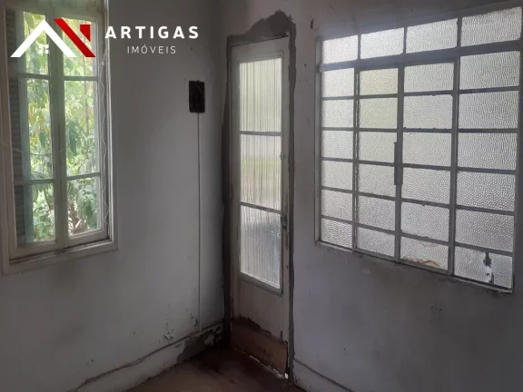 Imagem Casa Sobrado á venda na Mooca A.C 180 m² A,T. 296 m² para reforma ou demolição