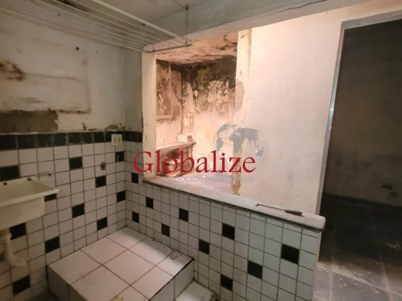 Imagem Oportunidade de casa para reforma com 4 dormitórios na vila São Jorge em Santos por $215.000,00