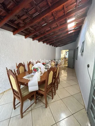 Imagem Casa à venda 3 Quartos, 2 Vagas, 200M², Jardim Neman Sahyun, Londrina - PR