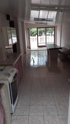Imagem Ampla Casa com 3 Quartos, Edícula e Quintal Espaçoso: Conforto e Praticidade para Sua Família!