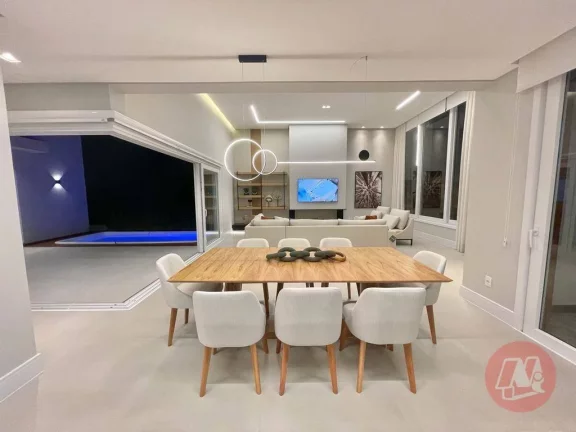 Imagem Excelente Casa Térrea com 4 Suítes