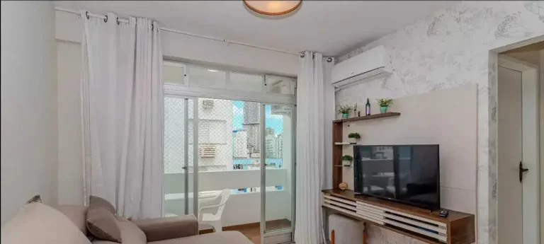 Imagem Apartamento com 3 dormitórios e 2 vagas de garagem na Avenida Brasil em Balneário Camboriú
