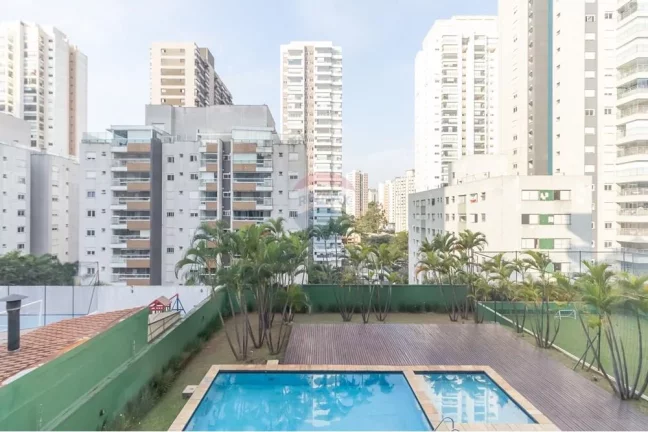 Imagem Excelente Apartamento 176m², 3 suítes, 3 salas, 3 vagas, depósito, elevador privativo e muito mais.