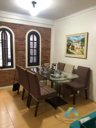 Imagem Excelente sobrado com 3 dormitórios, 3 vagas, 3 banheiros com facil acesso a comércios e principais avenidas