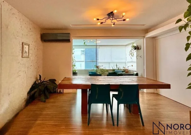 Imagem Apartamento Espaçoso com 3 Suítes e 2 Vagas no Centro de Santa Maria