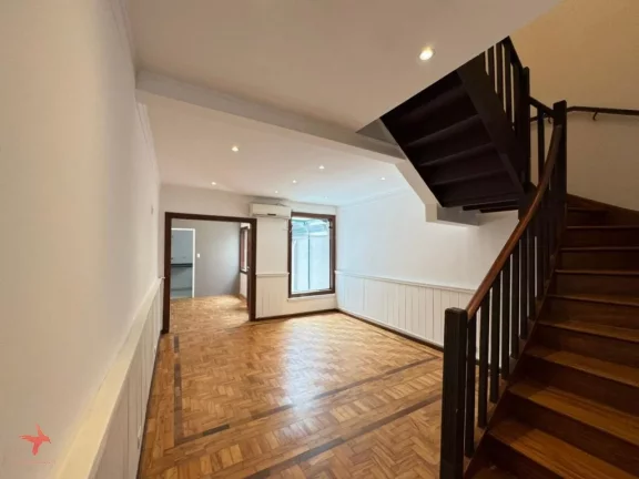 Casa comercial para locação em São Paulo-SP, bairro Pinheiros: 2 quartos, 2 salas, 2 banheiros, 1 vaga, 110m. Confira!