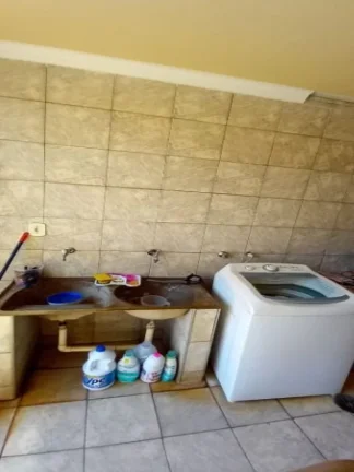 Imagem Casa bairro Dutra, R$ 310 mil, 3 quartos, edícula no fundo, 3 vagas - Ribeirão Preto