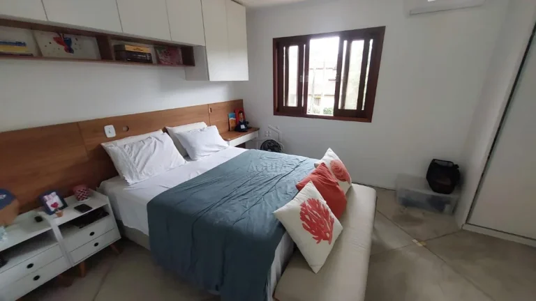 Imagem Casa em condomínio com segurança 24 horas localizado no Horto