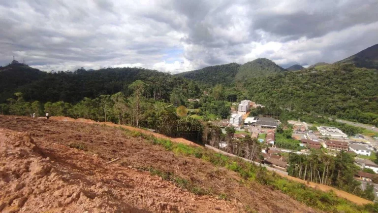 Imagem Terreno em Condomínio para Venda em Teresópolis / RJ no bairro Ermitage