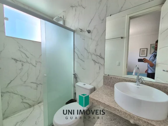 Imagem Casa à venda na Praia do Morro - Guarapari com 3 suítes, piscina e ótima localização.