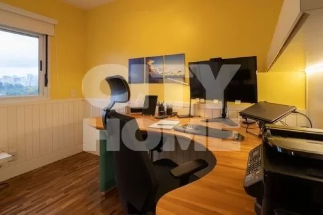 Imagem Apartamento de 238m² resultado de uma junção de dois aptos criada pela construtora durante a obra...