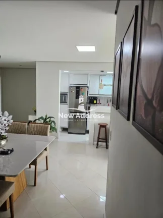 Imagem Apartamento Sol da Manhã reformado a poucos passos da praia de Itapoã, 96 m², 2 quartos com suíte, varanda gigante e 2 vagas em prédio de alto padrão.