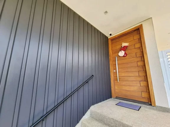 Imagem Cond Alphaville Granja Viana - Moderna, 3 suítes, gourmet e piscina!