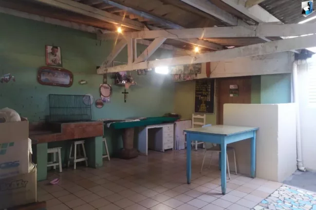 Imagem 2 casas e um ponto comercial no Centro - Tatuí/SP.
