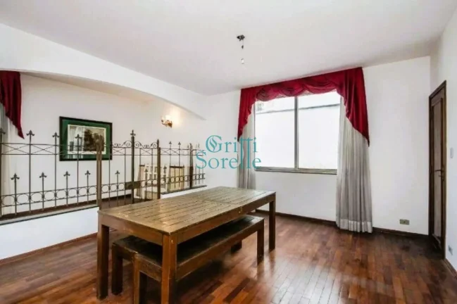 Imagem Casa/Sobrado à Venda na Vila Madalena - São Paulo/SP.