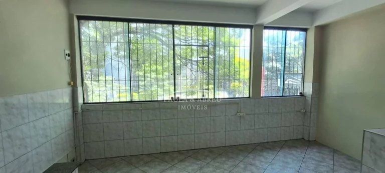 Imagem ALUGA Salão Comercial no 1° andar, com 80m², por 1.200 com tudo, 2 Banheiro, Fogão industrial, pia grande, na Avenida do Jardim Zaíra, Mauá-SP