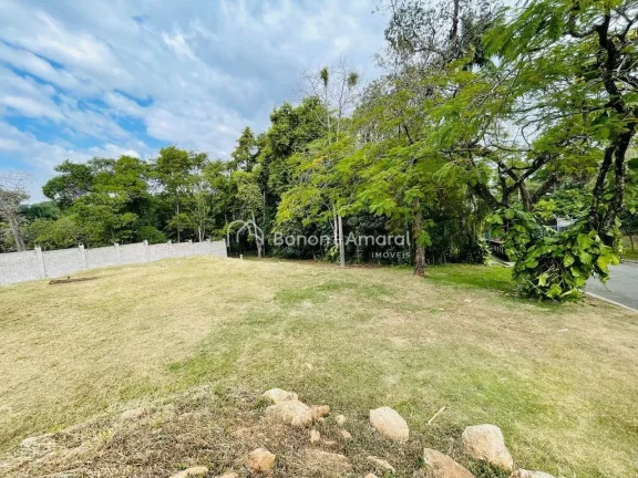 Imagem Excelente oportunidade! Terreno de 889 m², praticamente plano, com um leve declive nos fundos e uma...
