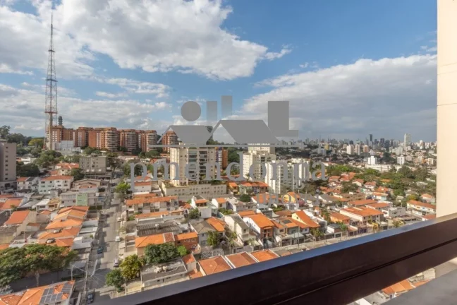 Imagem Cobertura duplex no Alto de Pinheiros com 310 m², 3 quartos ( 1 sui­te ) e 3 vagas.