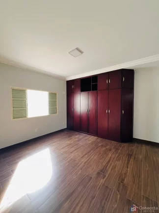 Imagem Casa Alto Padrão no bairro Valparaiso.