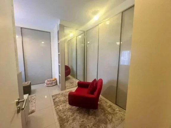 Imagem Apartamento com vista para o mar com 3 dormitórios e 2 vagas de garagem em Balneário Camboriú