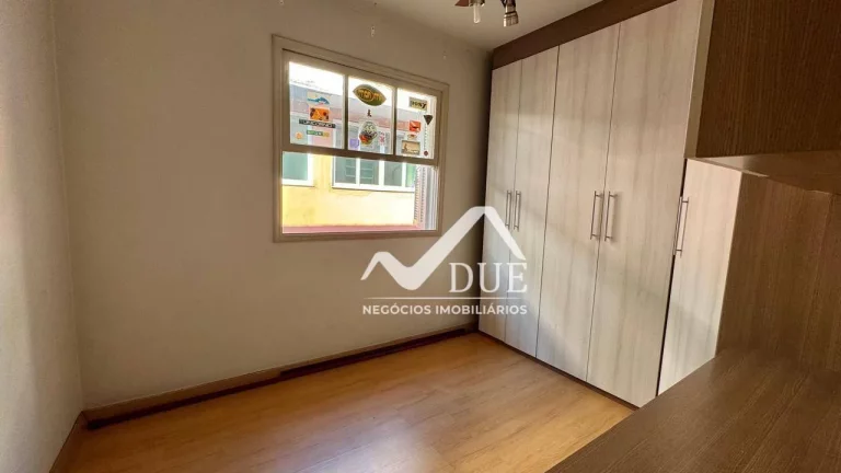 Imagem Casa com 3 dormitórios à venda, 142 m² por R$ 800.000,00 - Encruzilhada - Santos/SP