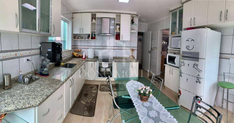 Imagem Casa alto padrão 318m² | 4 suítes | Piscina aquecida | 7 vagas | Swiss Park