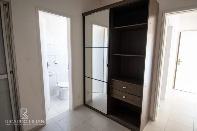 Imagem "Espaçosa cobertura duplex de 3 dormitórios e duas vagas de garagem: seu novo lar perto de tudo!"