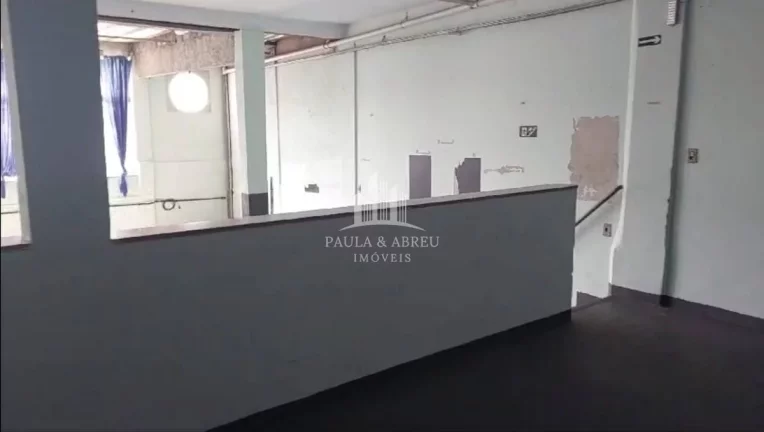 Imagem Aluga-se Salão Comercial de 200m², Energia Trifásica, Acesso 17 degraus, Churrasqueira, Banheiros no Jardim Campo Verde, Mauá-SP