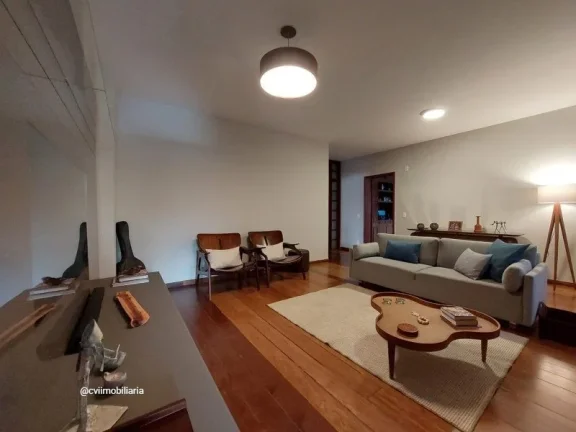 Descubra seu novo lar no coração do bairro Funcionários, em Belo Horizonte! Este espaçoso aparta...