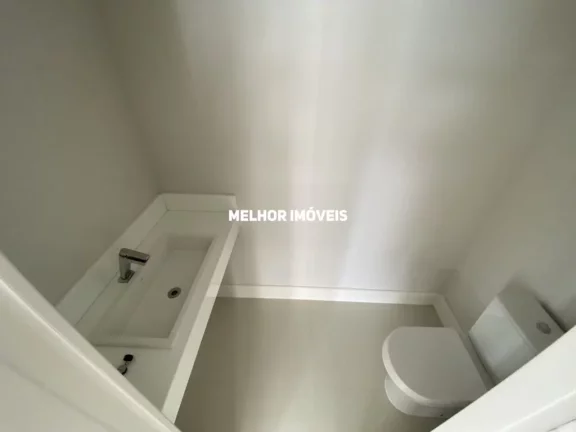 Imagem Apartamento Frente Mar à venda semi mobiliado com 4 suítes, no centro de Balneário Camboriú