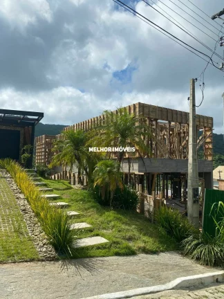 Imagem Casa Alto Padrão em Condominio Fechado com 04 suítes em Balneário Camboriú
