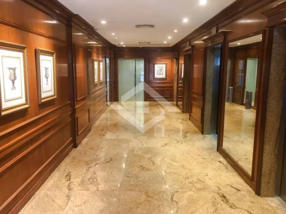 Imagem Centro Aluga-se Andar Exclusivo Mobiliado 242m2
