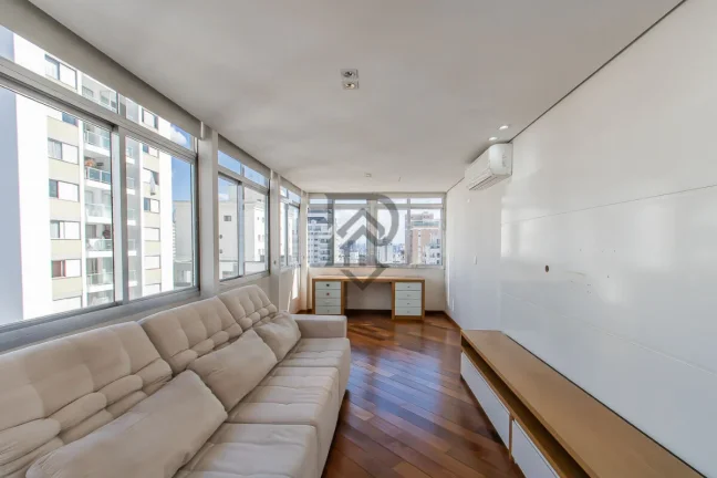 Imagem Apartamento reformado andar alto proximo metrô