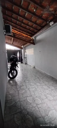 Imagem Casa Geminada à Venda – Maracanã | Praia Grande | 300m da Praia | R$ 450.000