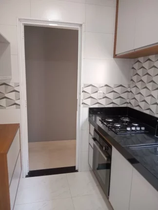 Imagem Sobrado de 2 quartos em condomínio para venda na Aviação, Praia Grande-SP: 1 banheiro, 1 vaga, 50,00 m².