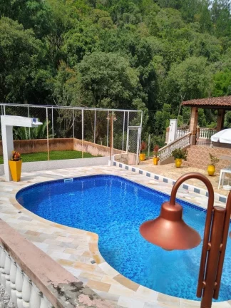Chácara de Luxo à Venda em Alumínio-SP, Bairro Oncinha: 4 Quartos, 2 Suítes, 600m² de Área