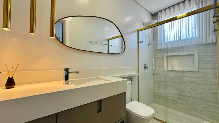 Imagem Apartamento com 2 dormitórios sendo 1 suíte e 1 vaga de garagem em Governador Celso Ramos/SC