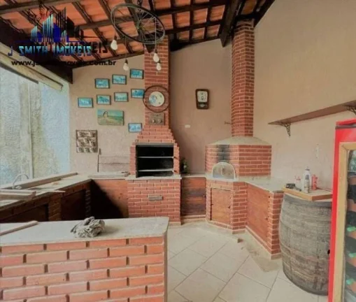 Imagem CASA ESTILO CAMPESTRE, EM CONDOMÍNIO ALTO PADRÃO EM COTIA.