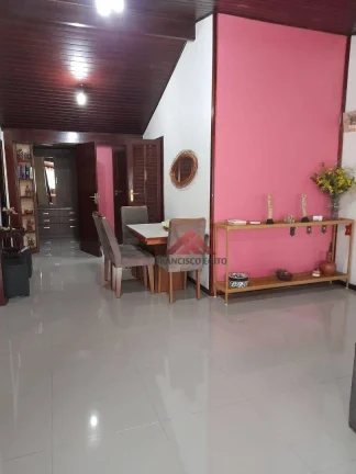 Imagem Casa à venda, 300 m² por R$ 1.390.000,00 - Piratininga - Niterói/RJ