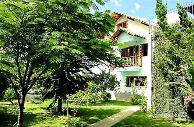 Imagem Casa à venda, 460 m² por R$ 1.500.000,00 - Golfe - Teresópolis/RJ