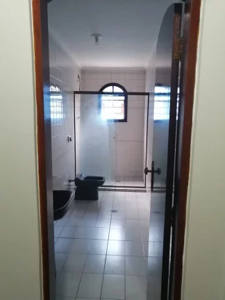 Imagem Sobrado a venda com 3 dorms sendo 1 suíte - Jardim Colonial