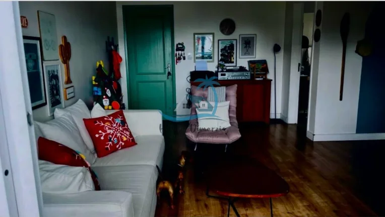Imagem Vendo excelente apartamento com 3 dormitórios no Centro de Ubatuba.