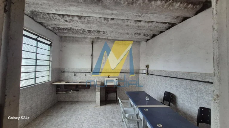 Imagem Galpão comercial/industrial com excelente estrutura e frente imponente.