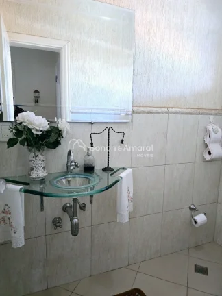 Imagem Sobrado Ã  venda com 4 quartos ( sendo 2 suÃ­tes), uma delas no tÃ©rreo e uma com closet, no CondomÃ...