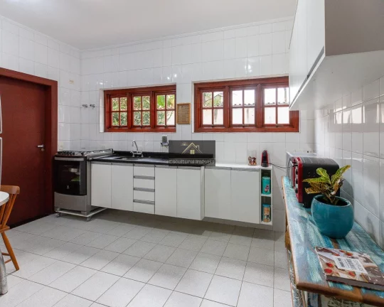 Imagem FRENTE PARA REPRESA DE GUARAPIRANGA PÉ NA ÁGUA ALTO PADRÃO SOBRADO 410,00 M CONSTRUÍDOS 3 SUÍTES 3 SALAS COZINHA AMPLA EDÍCULA 8 VAGAS ÓTIMO LOCAL