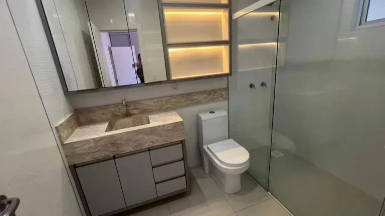 Imagem Apartamento com 4 suítes sendo 1 master e 2 vagas de garagem em - Meia Praia Itapema/SC