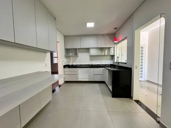 Imagem Espaçoso Sobrado de 4 Dormitórios com Piscina e Área Gourmet, Condomínio Okinawa Oportunidade Im...