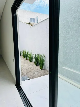 Imagem Casa de três quartos em Ingleses.